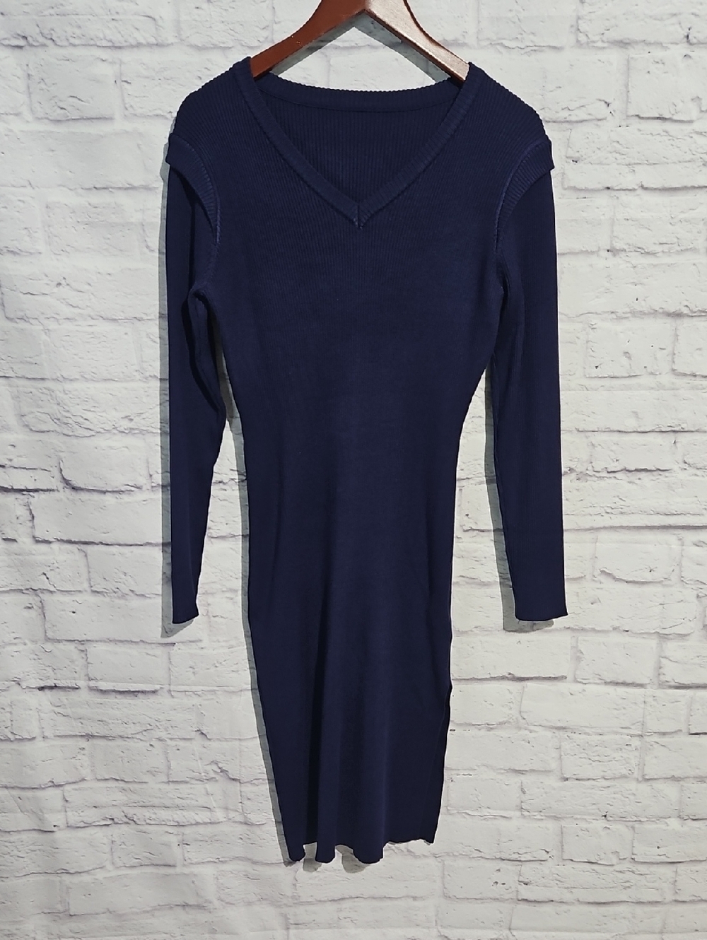 Slim-Fit Navy V-Neck Long Sleeve Dress